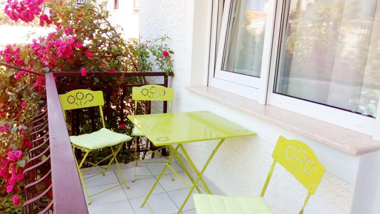 אומאג Apartmani Komunela מראה חיצוני תמונה