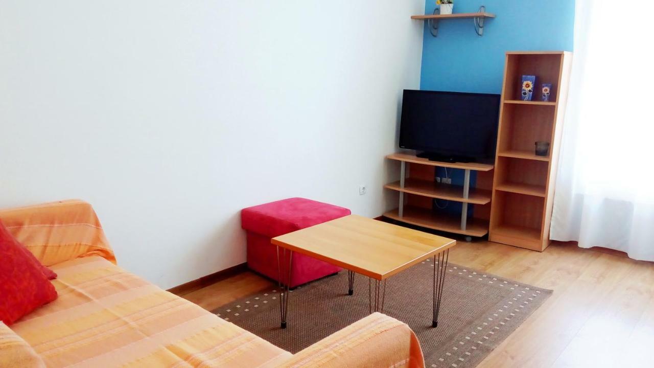 אומאג Apartmani Komunela מראה חיצוני תמונה