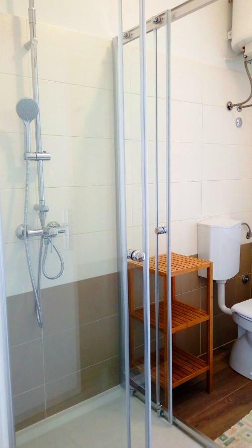 אומאג Apartmani Komunela מראה חיצוני תמונה