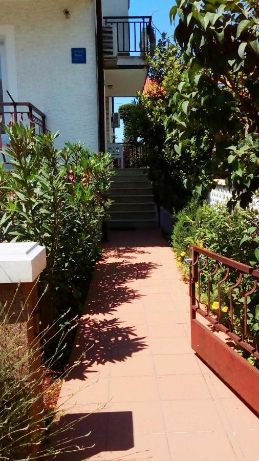 אומאג Apartmani Komunela מראה חיצוני תמונה