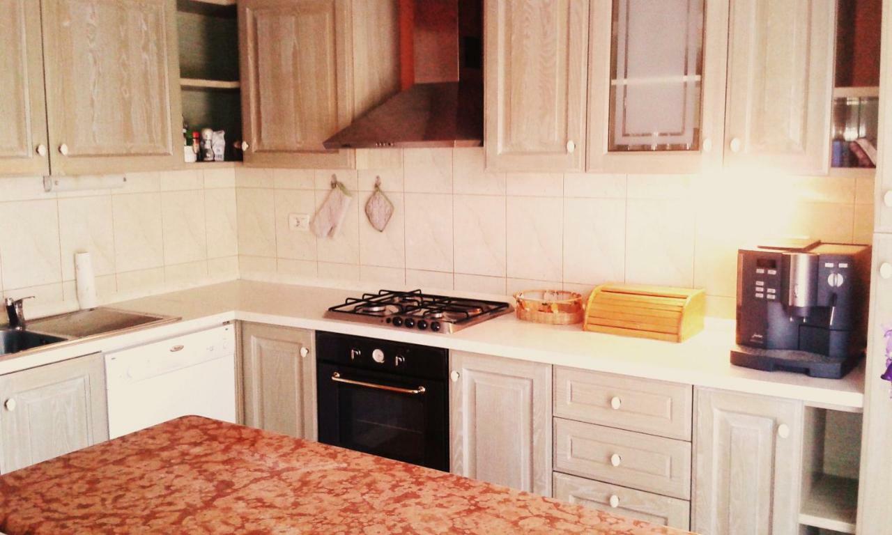 אומאג Apartmani Komunela מראה חיצוני תמונה