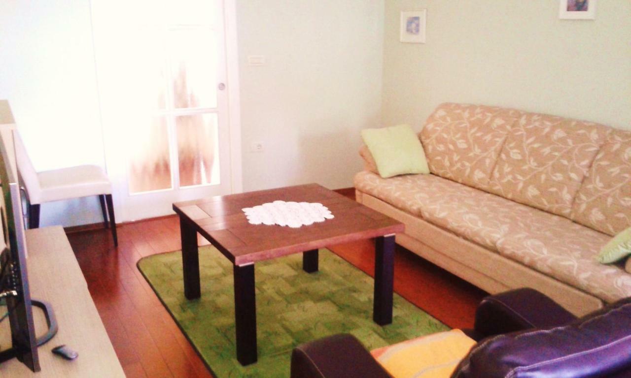 אומאג Apartmani Komunela מראה חיצוני תמונה